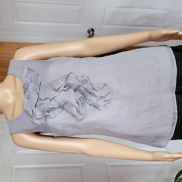 Ann Taylor Sleeve less Top - Picture 2 of 5